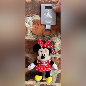 Disney Parks Minnie Mouse Plush Keychain with Bow Charm NEW